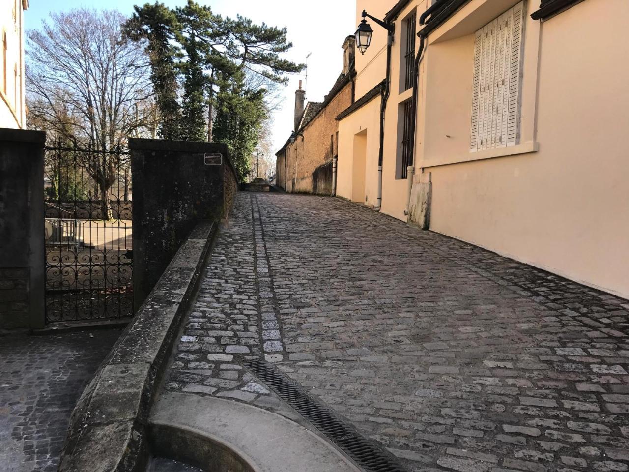 Parenthese * Beaune (Cote d'Or)
